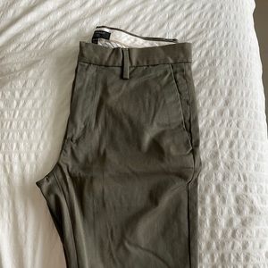 Banana Republic - Chino Pant - Olive green